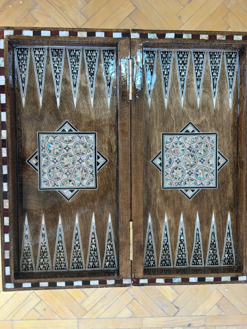 Handmade Deluxe Backgammon & Chess   Beechwood inlaid real Natural Mother of Pearl