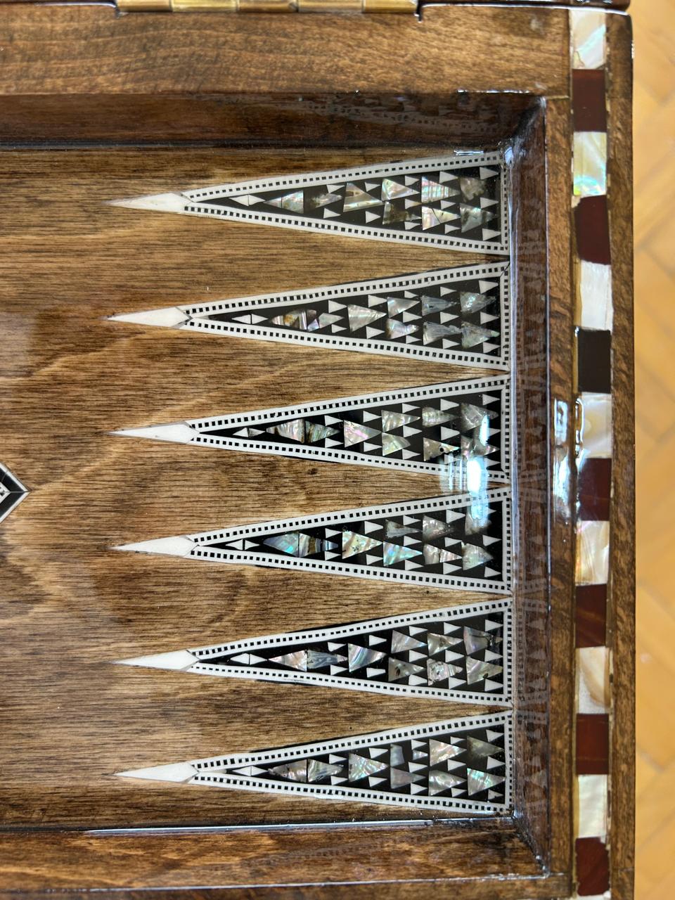 Handmade Deluxe Backgammon & Chess   Beechwood inlaid real Natural Mother of Pearl