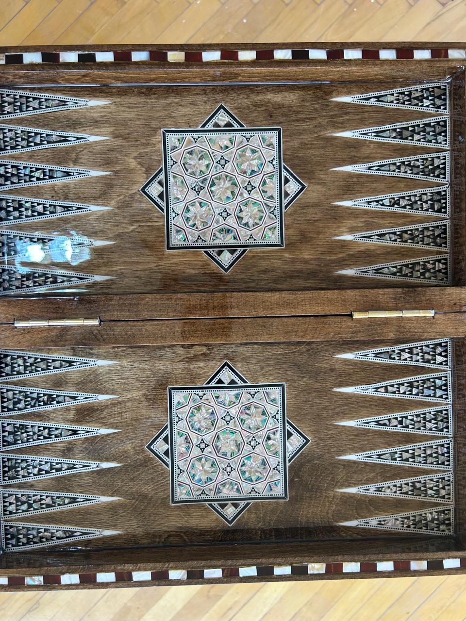 Handmade Deluxe Backgammon & Chess   Beechwood inlaid real Natural Mother of Pearl