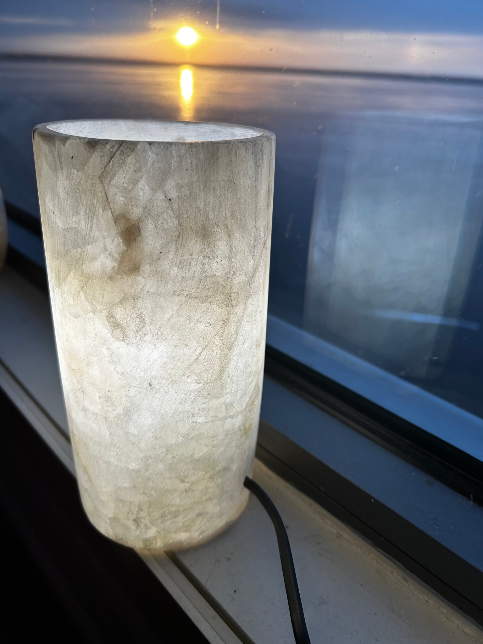 Rare white Natural Stone Alabaster Table lamp
