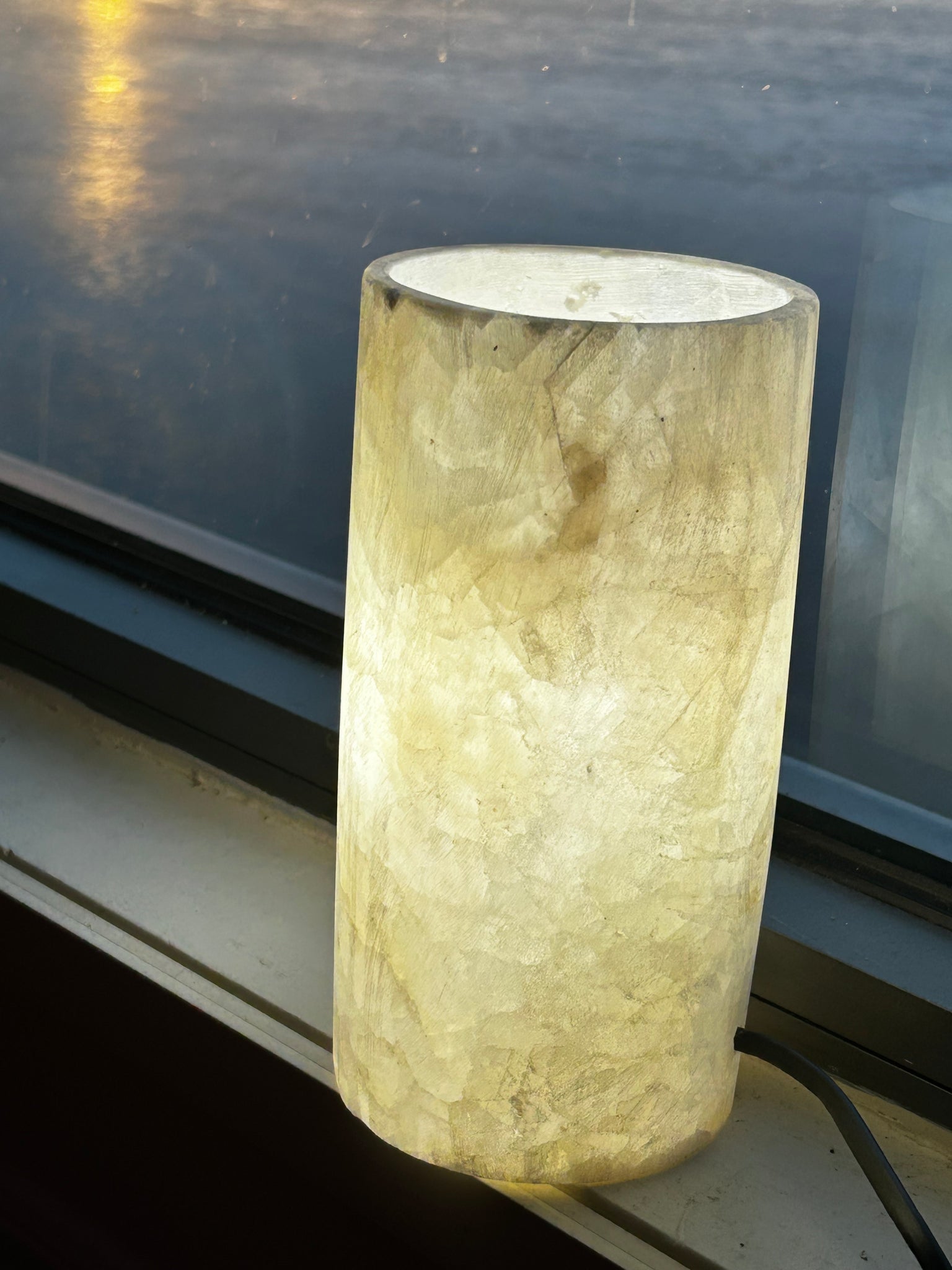 Rare white Natural Stone Alabaster Table lamp